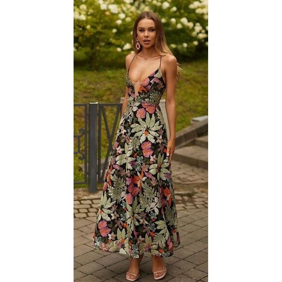 Alamour The Label Dresses & Skirts - Alamour The Label Odette Gown Dress Floral Embroidered Formal Sequin Small S